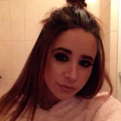 holly_thomas020's profile picture. 