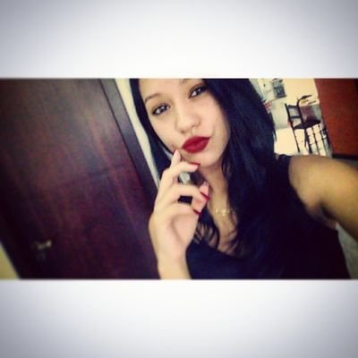 A menina do batom vermelho!