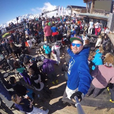 DAKinson's profile picture. Private twitter is for expressing opinions you don’t want the world to know you hold...