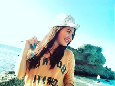 IG: trivenia_m || On Youtube: Nia Manopo