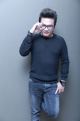 ELLino_Edie's profile picture. Artis penyanyi solo pria,CP 082110500064 (Retha) email sonya.onya36@gmail.com follow @Matthew_P33 my instagram EllinoEllino FB EllinoEllino