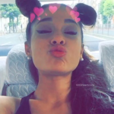 Hi luvs!!❤️ welcome in my profile Here i post the heart icons of Ariana Grande Made by me❤️