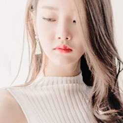 정, Aileen. 20 years. — Model. ♡