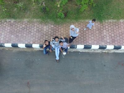 Pin BBM: 585254AE
FB: Roni Bang Ronda
IG: Roni Bang Ronda Mobility
Path: Roni Bang Ronda