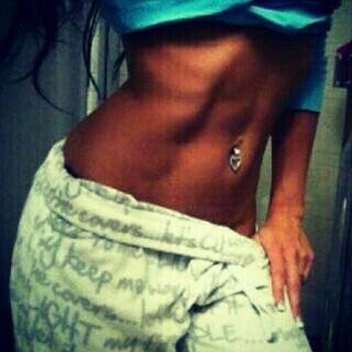 nodex233's profile picture. وإن اكتفى غَيْري بِطيفِ خَيالِهِ ، فأنا الَّذي بوصالهِ لا أكتفي :::هلالية