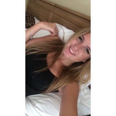 caitlynbattie's profile picture. 