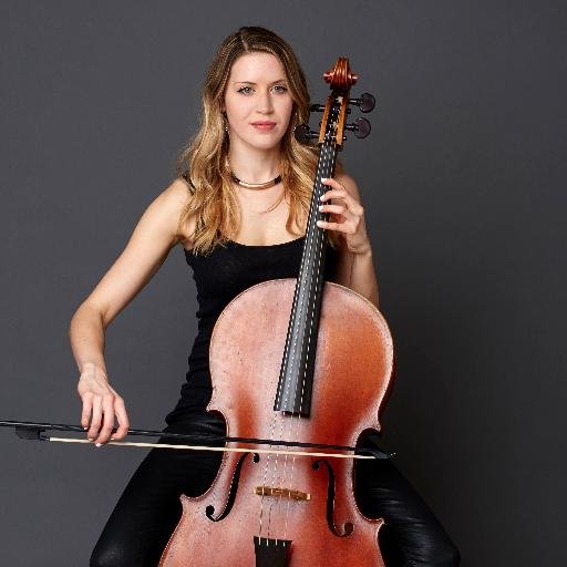 Modern girl with an affinity for the old style—Baroque Music—https://t.co/0NLha0FSyo—featured in Huffington Post, NPR, Boston Globe, Strings Magazine