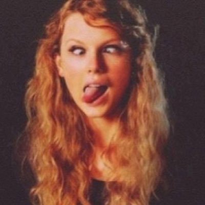I don't have pictures of myself in my phone.. I have Taylor Swift pictures