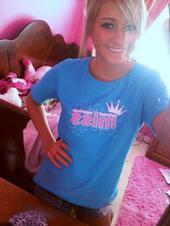 bouncyCuddles83's profile picture. 