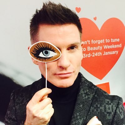 TV Presenter. Irish. London based. Officially ‘the most dapper man on TV’, says GLAMOUR magazine. Opinions my own. Not moderated by QVC. Insta: miceal_murphy