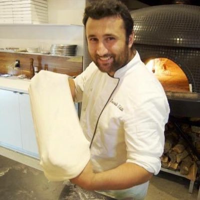 Pizza and bread artisan, born and raised in Naples .