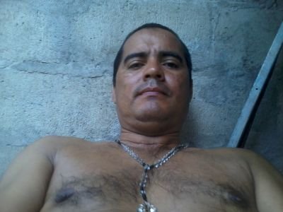 soy alegre y me encanta escuchar salsa