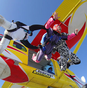 Parachute et toute l'actu sur le parachutisme et le parapente. #skydiving #skydive