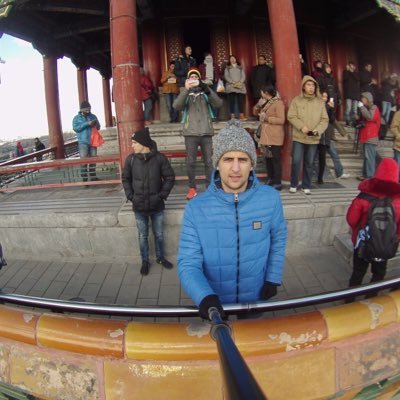 Cols_4's profile picture. Graduado CAFE en Blanquerna, URL. Jugador de la UE Sitges 2cat.