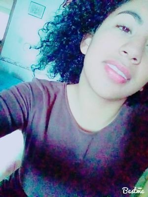 me encanta hacer sentir bien a las personas sacandoles un sonrisa..ii