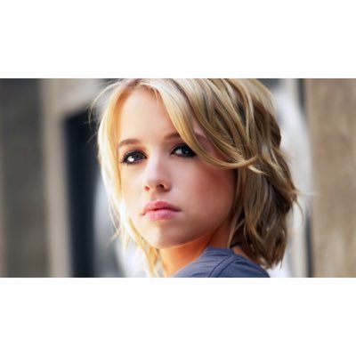 JessDun32's profile picture. Softball Volleyball Track JDHS