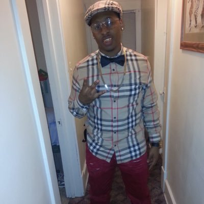 #TeamEBE #Fly #Inkd #NaliyahMarie #RetroJ's #49ers #LA College kid at UA;20 Striving for GreatNess! FollowMe iFollowBack R.I.P FlyLife