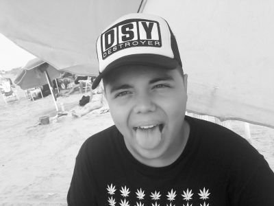 Trompetista de edlp // de agus // 14/2/16 // amor sin fin