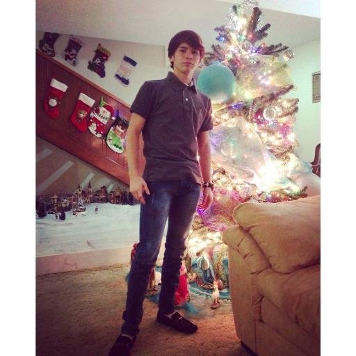 AlexxReyees's profile picture. Hago videos en youtube y espero lograr sacarte una sonrisa, soy de culiacan,sinaloa. LOVE SENSELERS