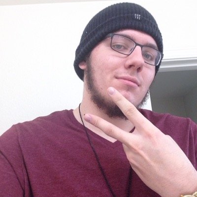 6'6 man who likes to take it easy. I also wanna follow my dream and become a writer.