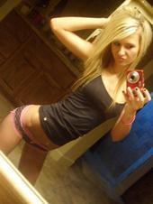 refreshedMama16's profile picture.