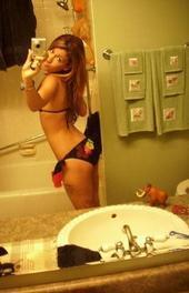 gloomyPinky87's profile picture. 