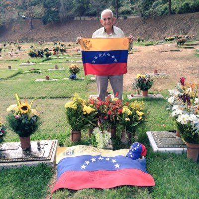 Padre de Robert Redman @Escualidoreload un héroe nacional que fue asesinado el 12/2/2014