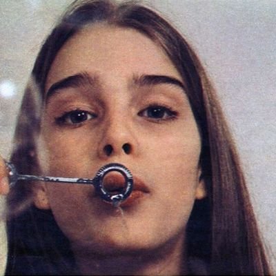 rainbowbearsx's profile picture. fan girl.