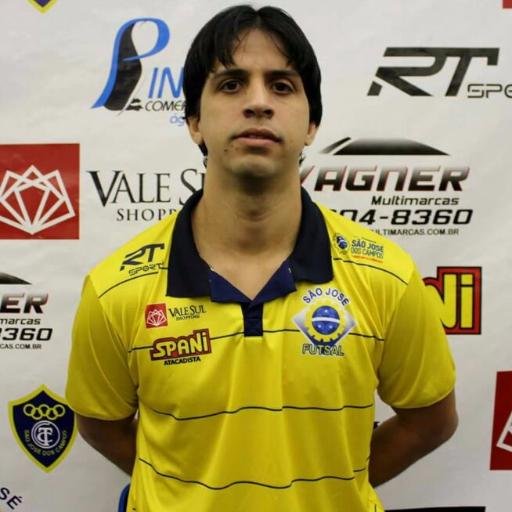 Goleiro na equipe São José Futsal.