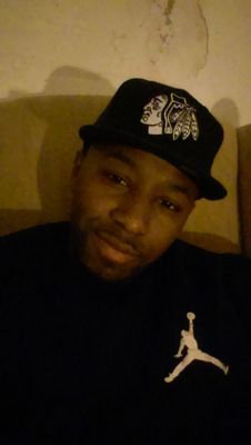 juliaparker323's profile picture. 