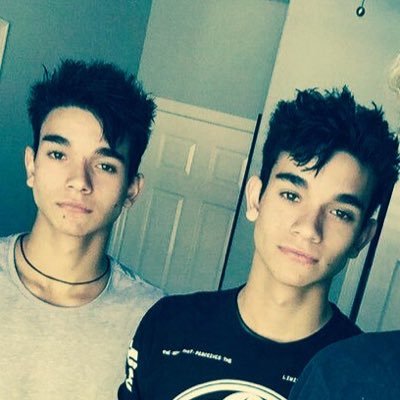 DobreTWINSAF's profile picture. Wønt EVER støp suppørting my twinbøtz