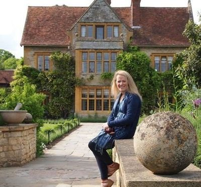 LouJuPughe's profile picture. Freelance chef ,Mum to 2 gorgeous girls , Chef's wife  Love food - cooking, eating, learning.