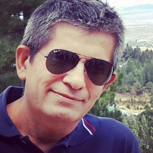 Director Provincial de Obras Civiles Tics - OPTIC - MPIyM - NQN. Nací en la Boca y crecí en San Telmo. Desde los 15 mi mundo es Neuquén.