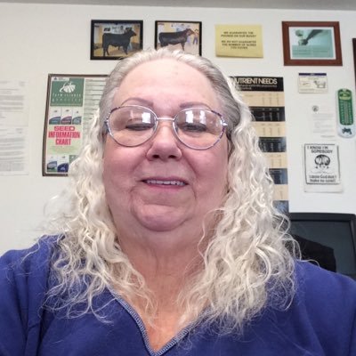 Caroyn92050's profile picture. 