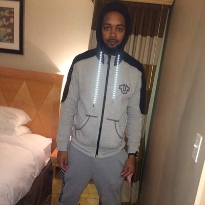 rest up to my guyz TayBallz & JLip I chase money not problems♿️