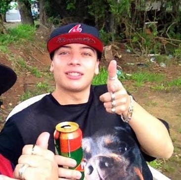 é sem causar panico inexistência eu boto fé, qualquer dia desses vou colher chá direto do pé . ♪