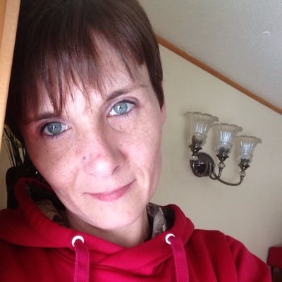 Katt1977_gray's profile picture. 