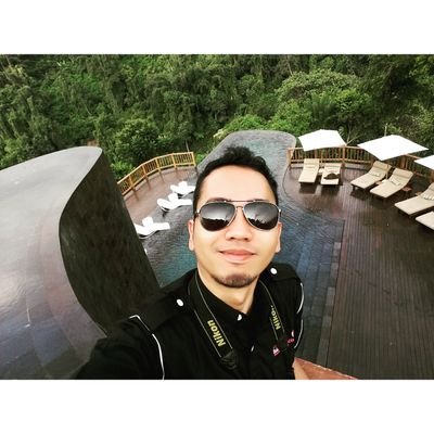 Movie Freaks, traveler, food lovers || IG: rizkyrosadi