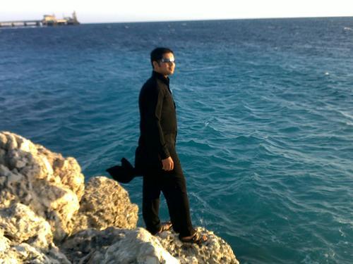 imranqamar2002's profile picture. :)