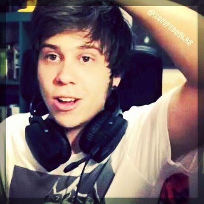 Jai humanos :'v
→Me gustan los shutuverz
→Una noche, soñé que conocía a Ruben (Rubius), pero.. desperté llorando.
→Wattpad: @ZofiftDoblas o @sofiaporflidt