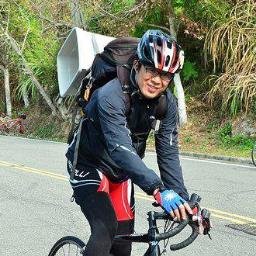 台湾在住で自転車と猫と台湾が大好きな日本人です。
2016年より昇陽自行車会社よりisaacロードバイク、KUOTA MTB、パールイズミのサポートを受けています。
FBは中国語で、TWITTERは日本語で更新しています。