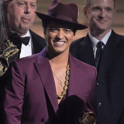 Peter Gene Hernandez is our King. We RT tweets about @BrunoMars and The Hooligans