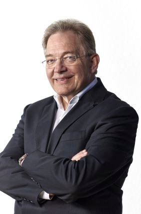Prof. Uni Regensburg, FIPH, Aufsichtsrat, GF Rogg, früher BCG, Paul Hartmann AG (zuletzt CEO), 2009 Institut für Sozialstrategie, 2018 Weltethos-Institut
