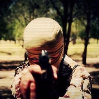 عفاش دمر بلدي ،،،،،،وزاد من معاناة شعبه وجلب لنا العدو ،،،،الله لا بارك له دنيا ولا سامحه اخره ..