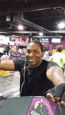 Coach with beachbody. Here to help anyone looking for fitness, nutritional support .