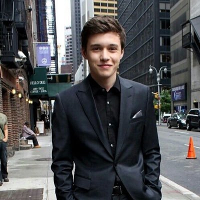 maxrpgmlm's profile picture. suce moi la bite sous la pluie ;)