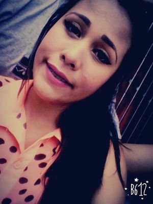 Venezolana,Me Gusta Leer,Dibujar,Sacar fotografías Y Vivir La Vida al Maximo.
