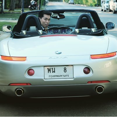 apichat_nat's profile picture.