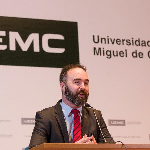 Director de Comunicación en la @UEMC | Convirtiendo ideas en historias poderosas y en mensajes impactantes | Amando mi rol de padre cada día más