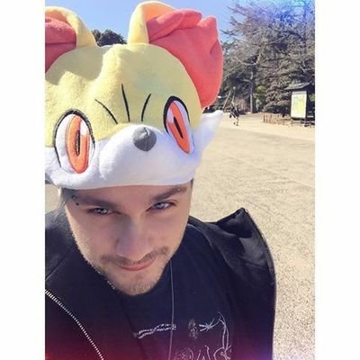 hoodvoices's profile picture. La normalità è solo un punto di vista